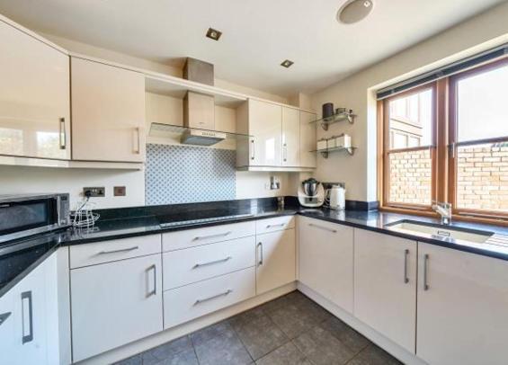 Woodstore Wells Bagian luar foto