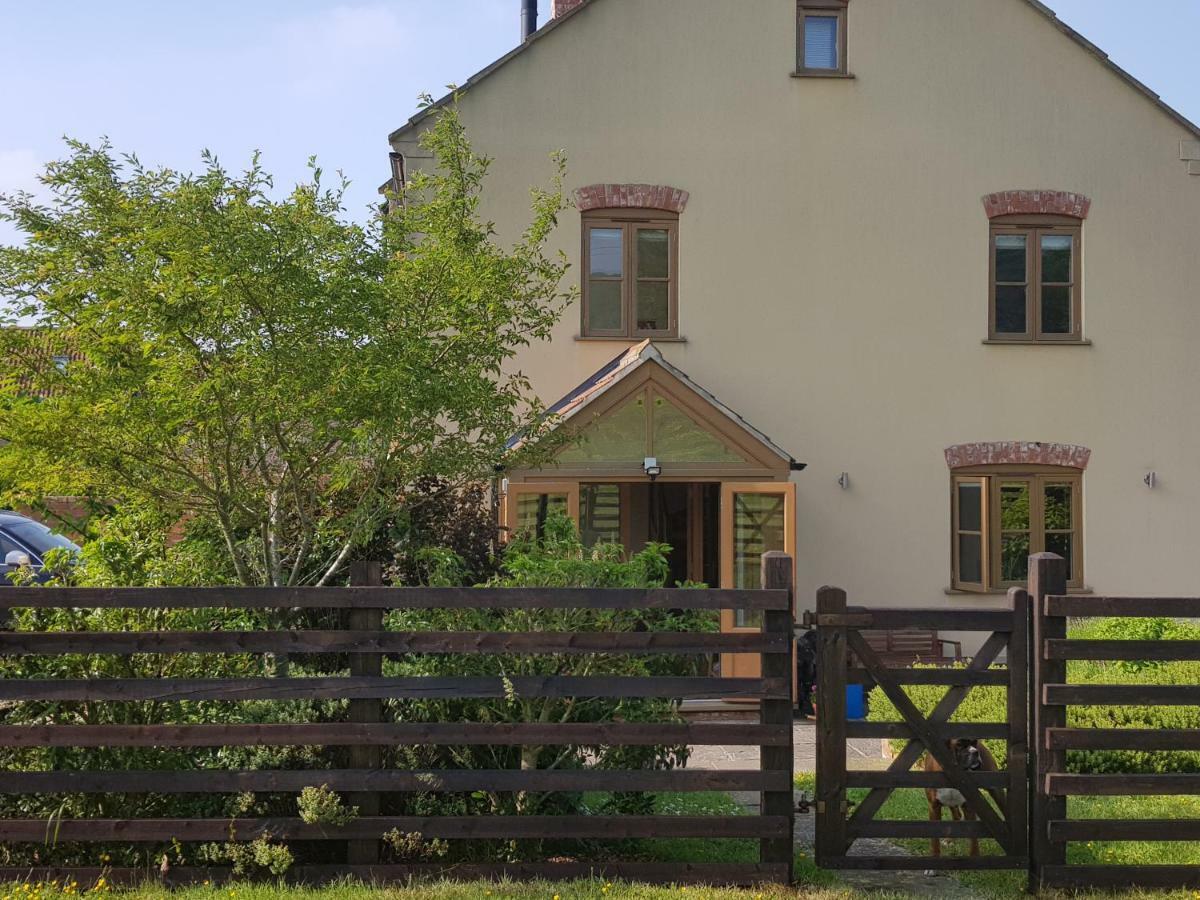 Woodstore Wells Bagian luar foto